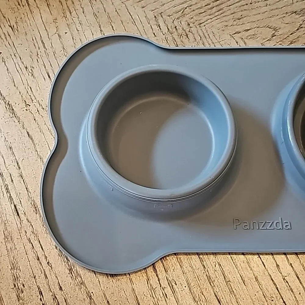 Silicone slow feeder mat and bowl for dogs